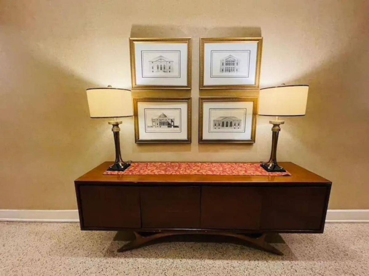 2 Bedroom Prime Location And Views, Private Porch Ferienhaus