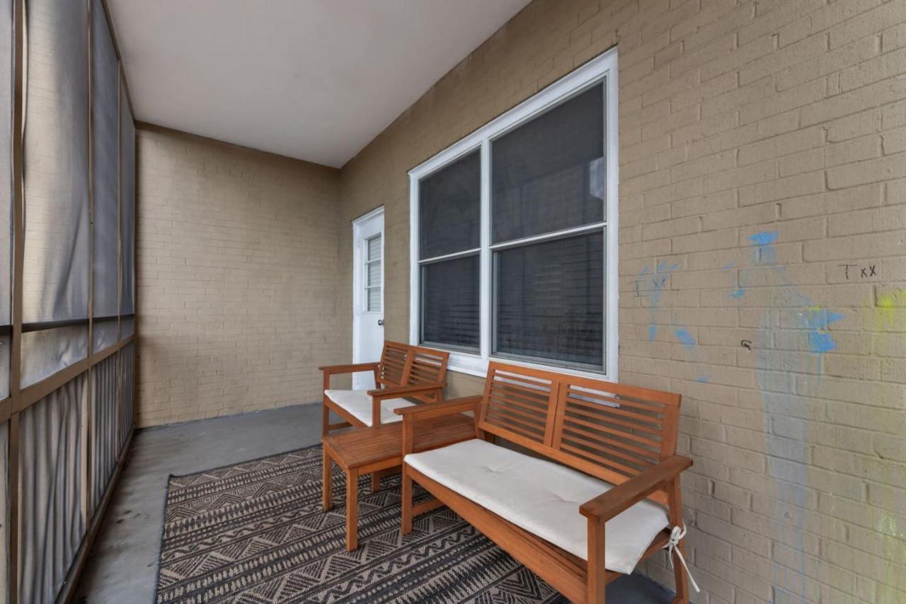 2 Bedroom Prime Location And Views, Private Porch Ferienhaus